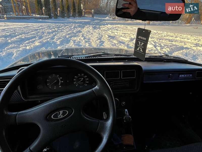 Седан ВАЗ / Lada 2107 2002 в Почаеве фото 3 Седан ВАЗ / Lada 2107 2002 в Почаеве