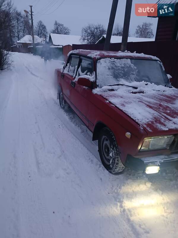 Седан ВАЗ / Lada 2107 1996 в Ніжині