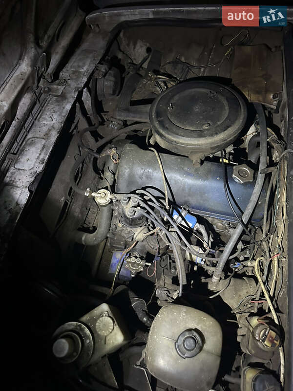 Седан ВАЗ / Lada 2107 1999 в Киеве