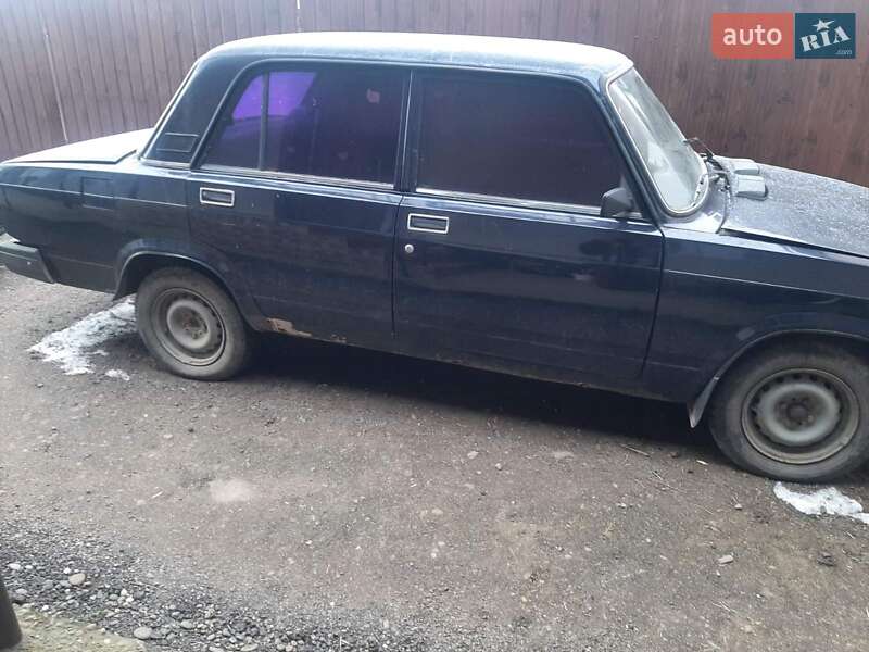 Седан ВАЗ / Lada 2107 2004 в Гребле фото 3 Седан ВАЗ / Lada 2107 2004 в Гребле