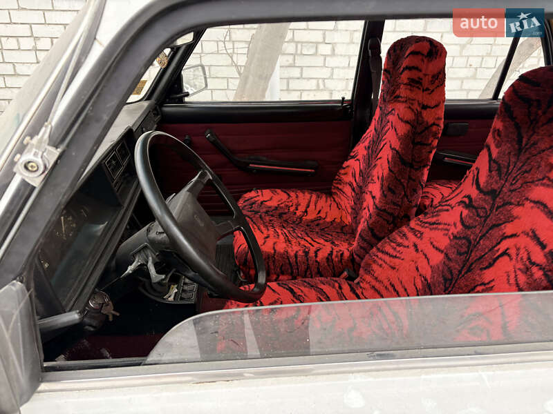 Седан ВАЗ / Lada 2107 1988 в Києві