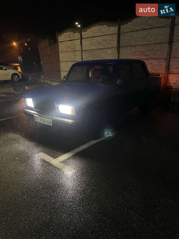 Седан ВАЗ / Lada 2107 2005 в Києві