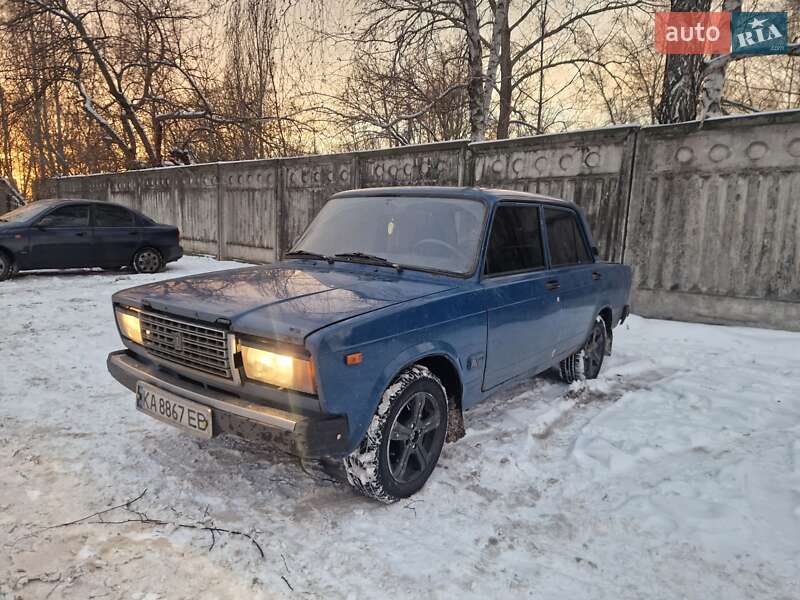Седан ВАЗ / Lada 2107 2008 в Киеве