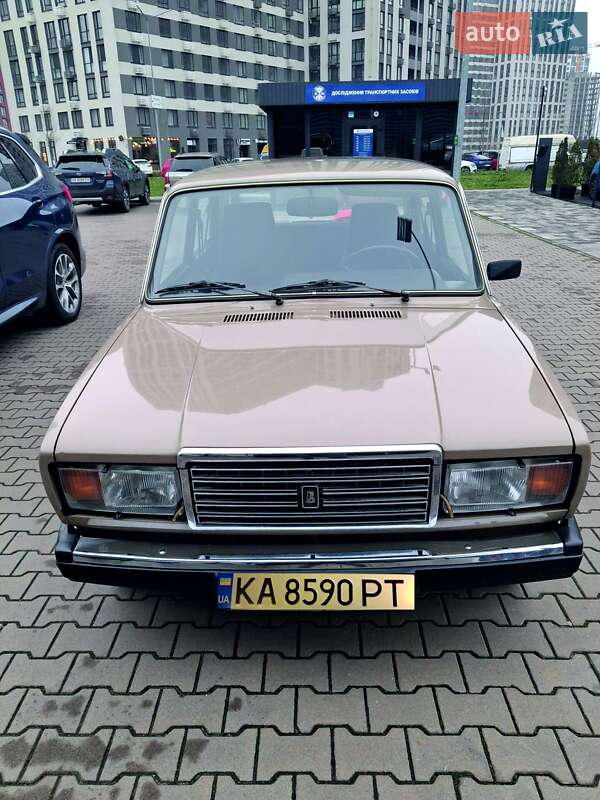 Седан ВАЗ / Lada 2107 1986 в Киеве