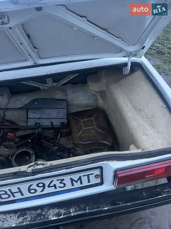 Седан ВАЗ / Lada 2107 1985 в Усатово