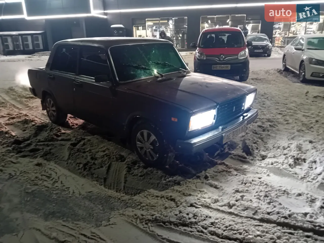 Авто в хорошемм техническом состоянии,мотор бодрый,коробка не выбивает,кулиса короткоходная, ручник работает, залит антифриз,свет ксенон,хорошая музыка, есть моменты по кузову Небольшой торг у капота.