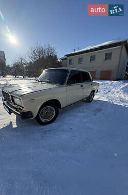 Седан ВАЗ 2107 1986 в Золочеве