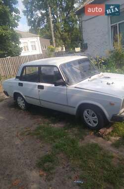 Седан ВАЗ 2107 1982 в Радомышле