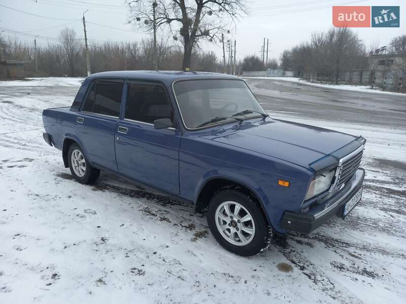 Седан ВАЗ / Lada 2107 2005 в Славянске