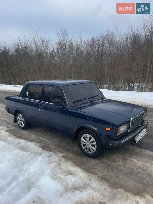 Седан ВАЗ / Lada 2107 2007 в Великих Мостах