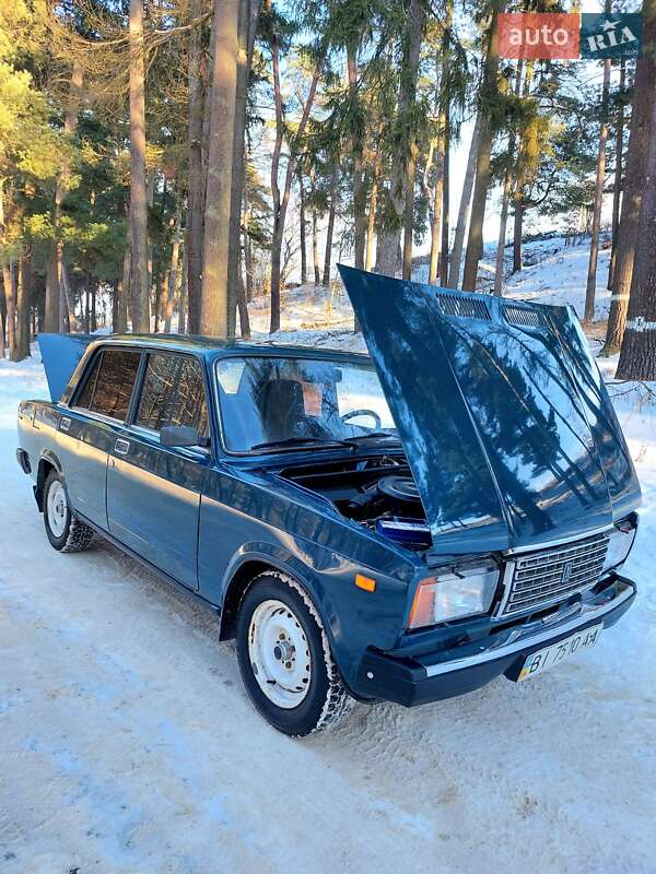 Седан ВАЗ / Lada 2107 2005 в Тростянце