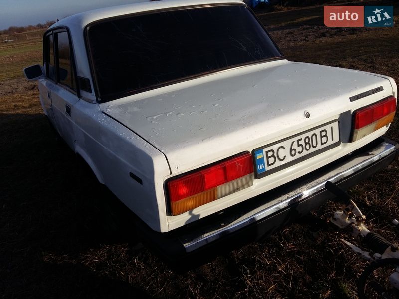 Седан ВАЗ / Lada 2107 1987 в Радехове