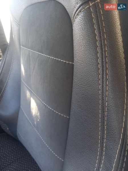 Седан ВАЗ / Lada 2107 2004 в Киеве