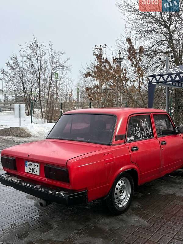 Седан ВАЗ / Lada 2107 1992 в Борисполе