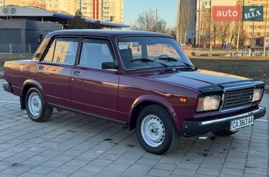 Седан ВАЗ 2107 2004 в Черкасах