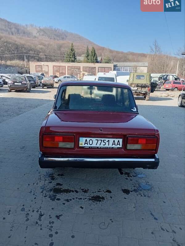 Седан ВАЗ / Lada 2107 2005 в Перечине