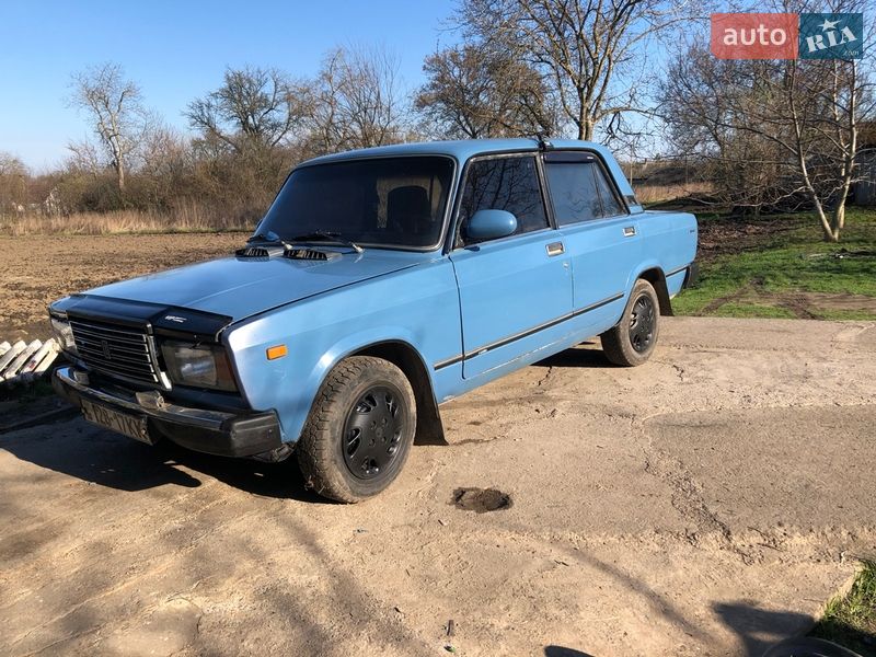 Седан ВАЗ / Lada 2107 1995 в Корсуне-Шевченковском фото Седан ВАЗ / Lada 2107 1995 в Корсуне-Шевченковском
