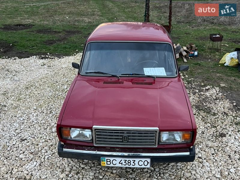 Седан ВАЗ / Lada 2107 1989 в Львові