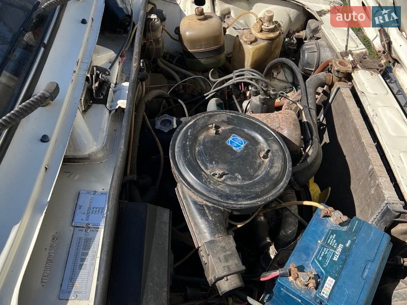 Седан ВАЗ / Lada 2107 2000 в Батурині