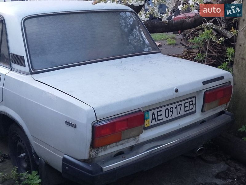 Седан ВАЗ / Lada 2107 2003 в Каменском
