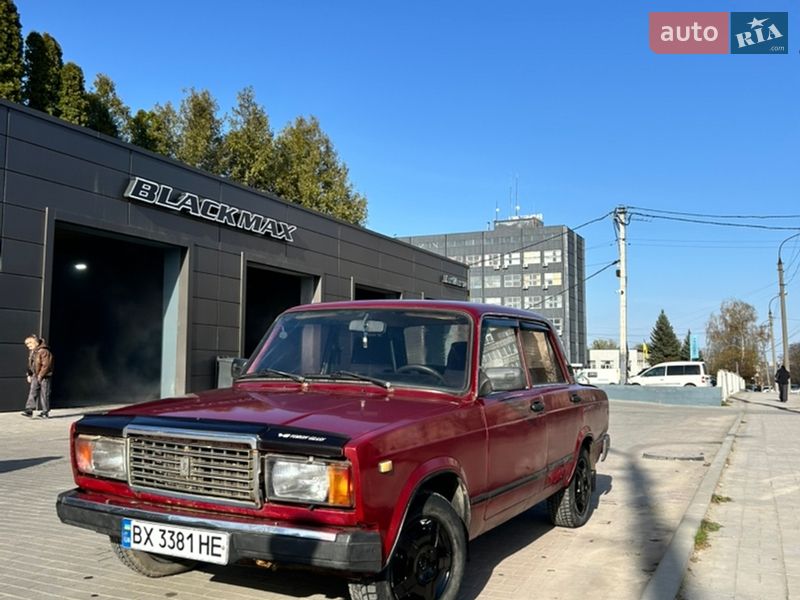 Седан ВАЗ / Lada 2107 1988 в Каменец-Подольском фото 4 Седан ВАЗ / Lada 2107 1988 в Каменец-Подольском