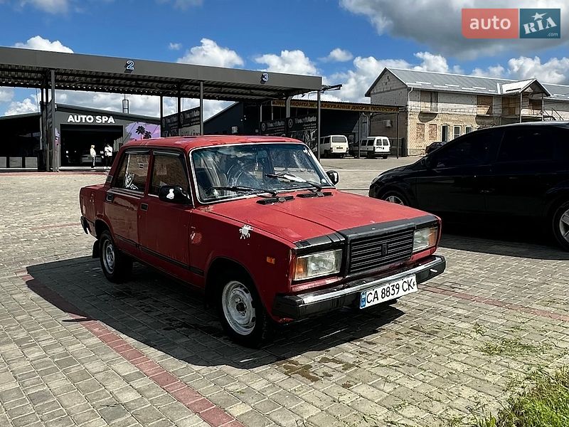 Седан ВАЗ / Lada 2107 1992 в Звенигородке