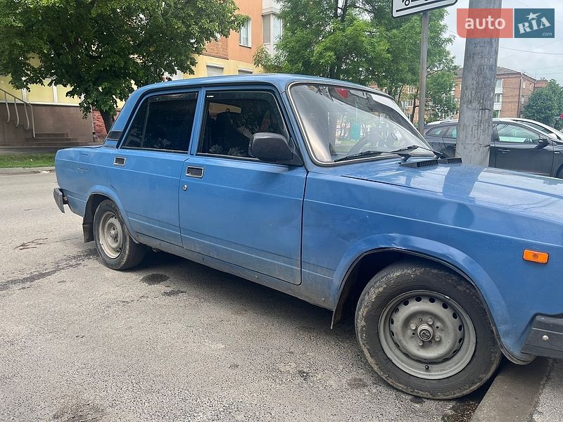 Седан ВАЗ / Lada 2107 2005 в Умани