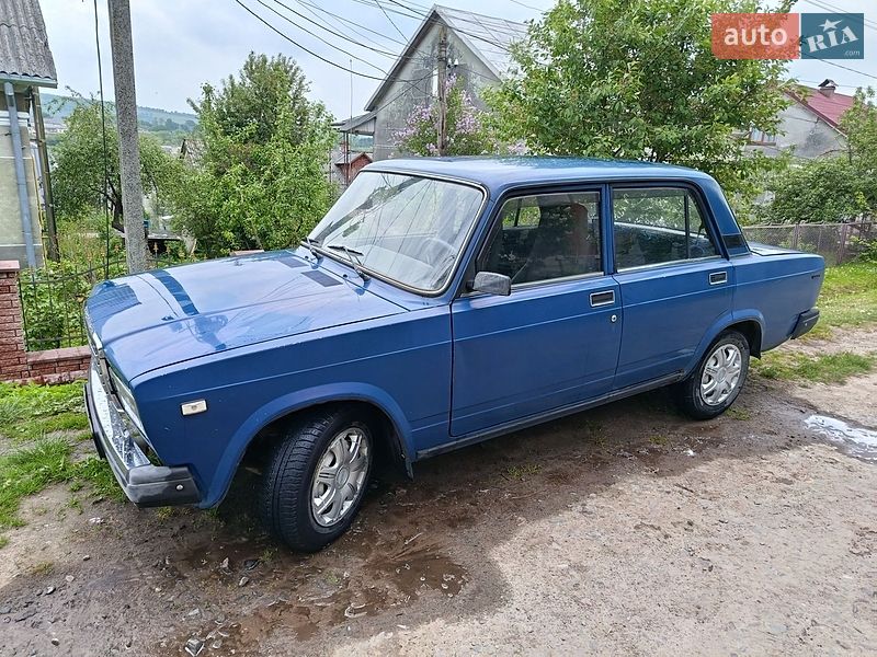 Седан ВАЗ / Lada 2107 2001 в Перемышлянах