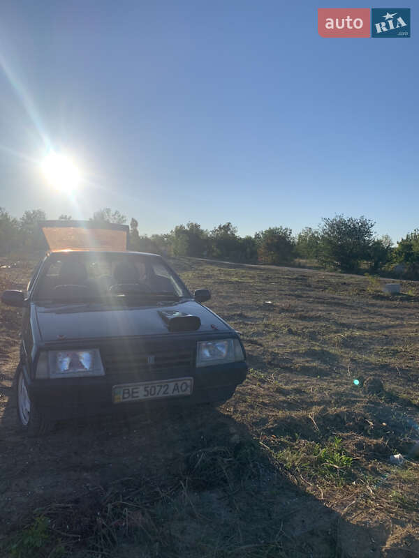 Хэтчбек ВАЗ / Lada 2108 1988 в Николаеве фото 5 Хэтчбек ВАЗ / Lada 2108 1988 в Николаеве