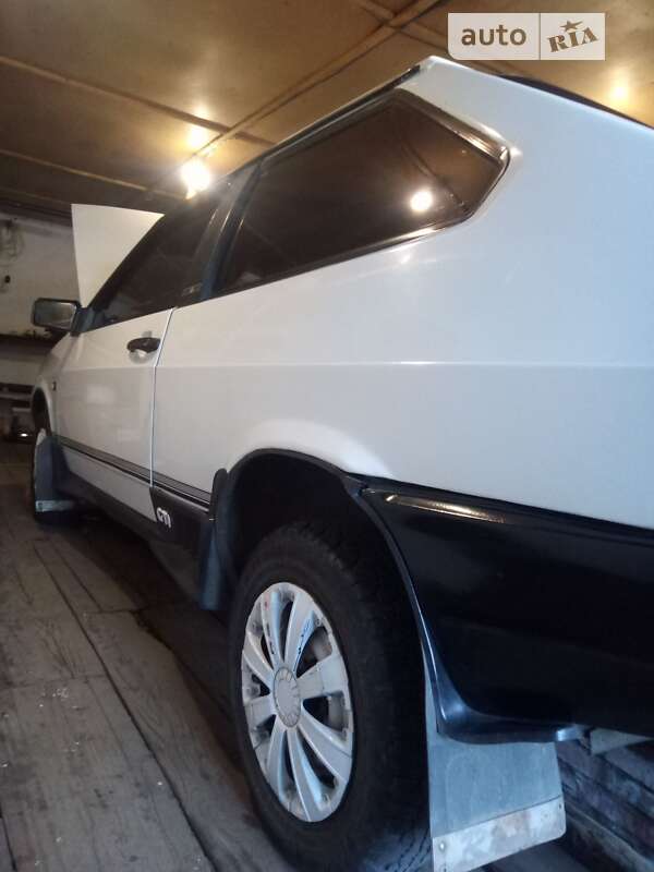 Хэтчбек ВАЗ / Lada 2108 1990 в Новоукраинке