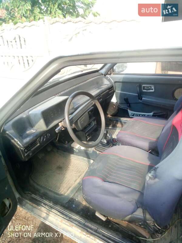 Хэтчбек ВАЗ / Lada 2108 1992 в Черновцах фото 5 Хэтчбек ВАЗ / Lada 2108 1992 в Черновцах