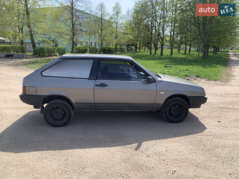 Хэтчбек ВАЗ / Lada 2108 1993 в Миргороде