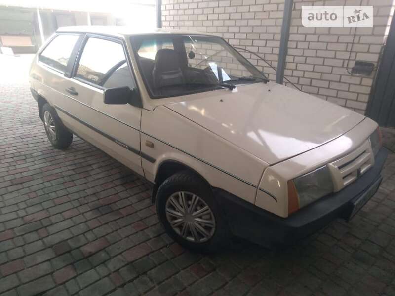 Хэтчбек ВАЗ / Lada 2108 1988 в Каневе