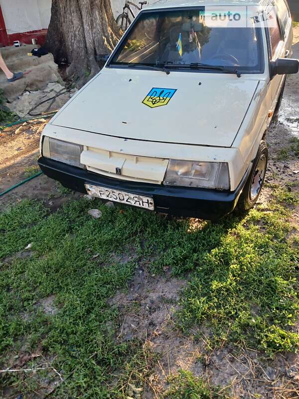 Хэтчбек ВАЗ / Lada 2108 1988 в Изяславе