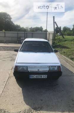 Хэтчбек ВАЗ / Lada 2108 1990 в Бурштыне