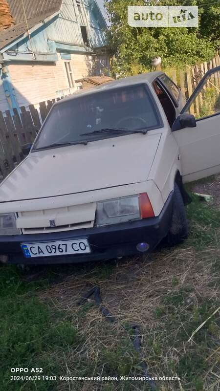 Хэтчбек ВАЗ / Lada 2108 1986 в Коростене