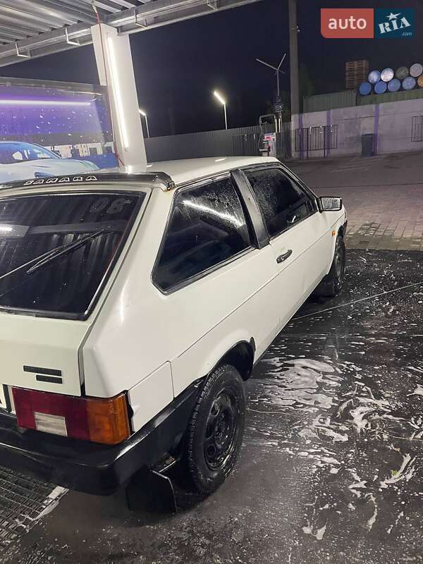 Хэтчбек ВАЗ / Lada 2108 1990 в Ровно
