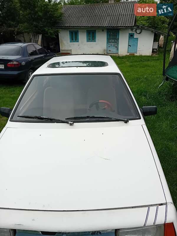 Хэтчбек ВАЗ / Lada 2108 1991 в Черновцах фото 2 Хэтчбек ВАЗ / Lada 2108 1991 в Черновцах