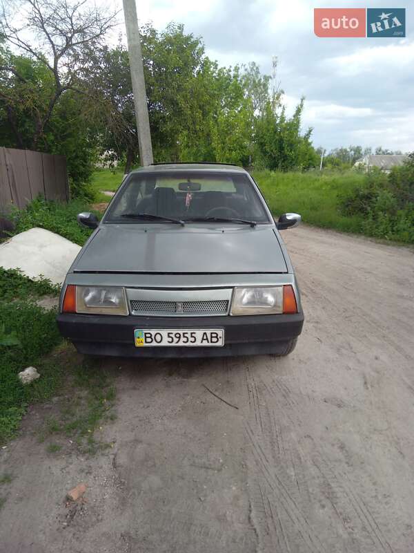 Хэтчбек ВАЗ / Lada 2108 1993 в Чемеровцах