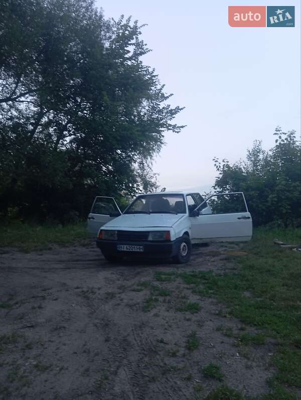 Хэтчбек ВАЗ 2108 1992 в 