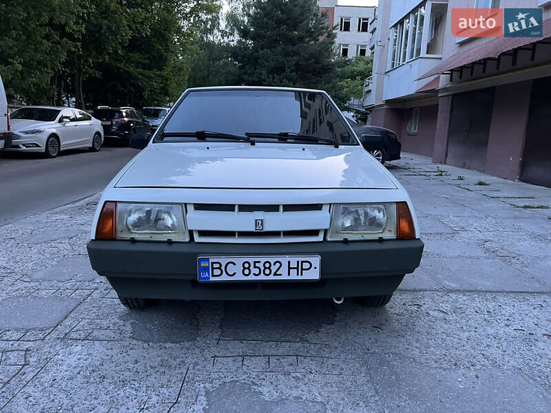 Хэтчбек ВАЗ / Lada 2108 1990 в Львове