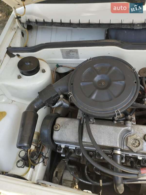 Хетчбек ВАЗ / Lada 2108 1988 в Гайсину