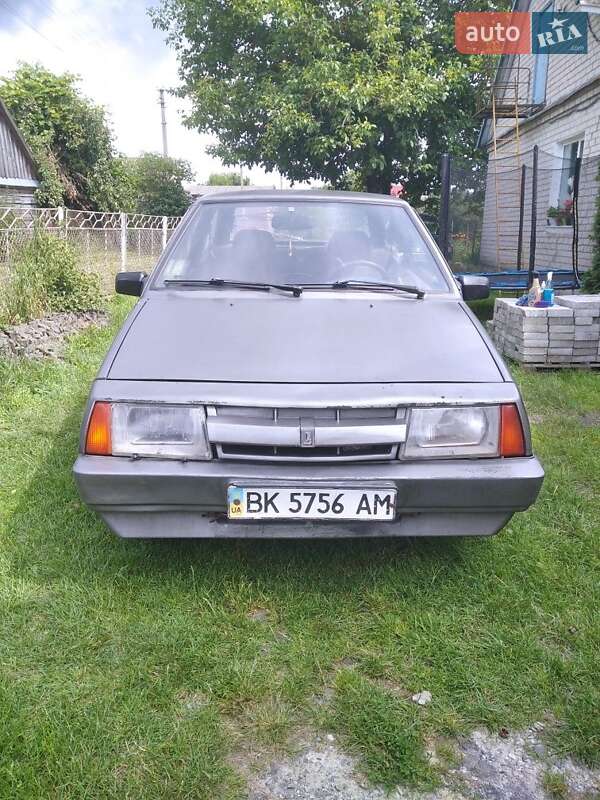 Хетчбек ВАЗ / Lada 2108 1993 в Вараші