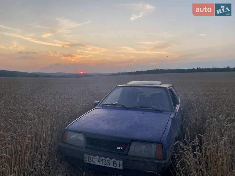 Хэтчбек ВАЗ / Lada 2108 1992 в Монастыриске фото Хэтчбек ВАЗ / Lada 2108 1992 в Монастыриске
