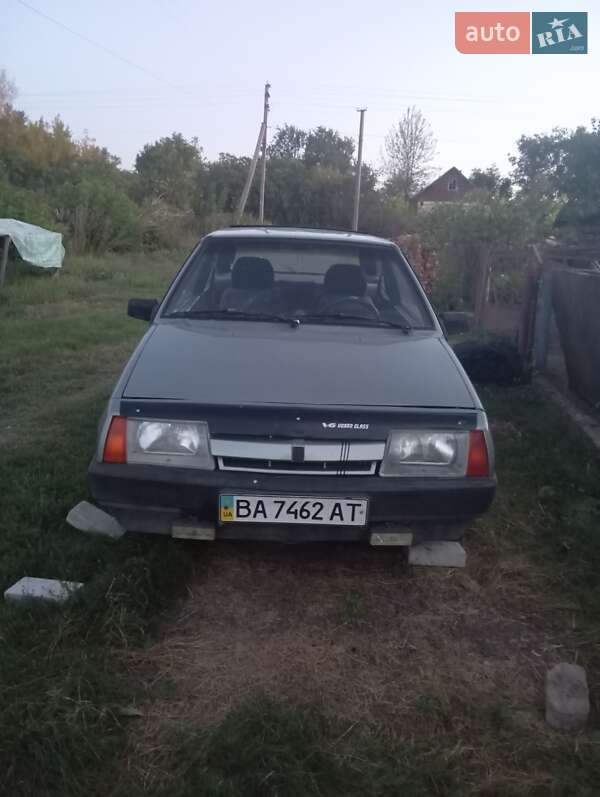 Хэтчбек ВАЗ / Lada 2108 1993 в Гайвороне