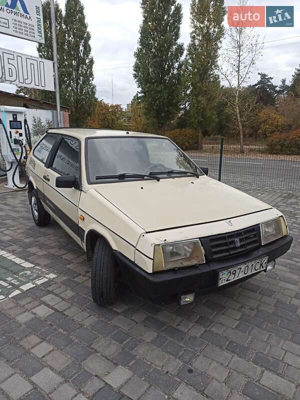 Хэтчбек ВАЗ / Lada 2108 1987 в Горишних Плавнях