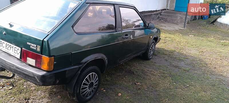Хэтчбек ВАЗ / Lada 2108 1986 в Остроге фото 10 Хэтчбек ВАЗ / Lada 2108 1986 в Остроге