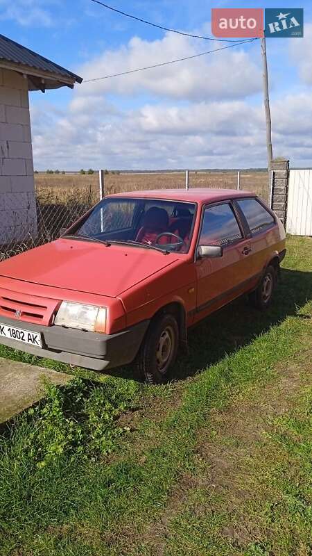 Хэтчбек ВАЗ / Lada 2108 1991 в Сарнах