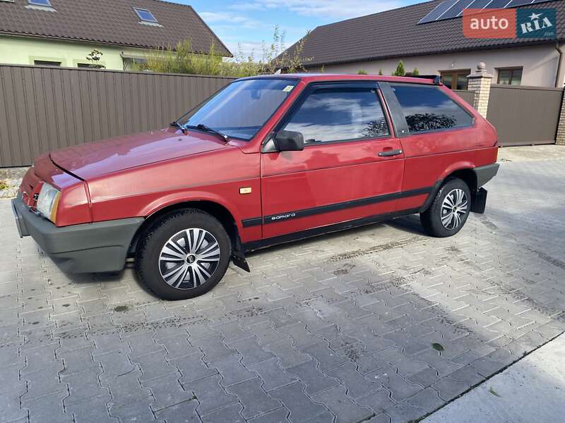 Хэтчбек ВАЗ / Lada 2108 1990 в Черновцах