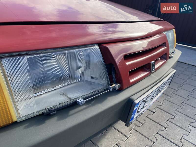 Хэтчбек ВАЗ / Lada 2108 1990 в Черновцах